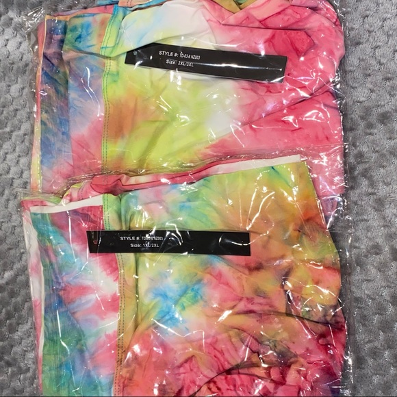 ✨HP✨ NEW Plus Size High Waist Tie Dye Bike Shorts - Picture 3 of 4